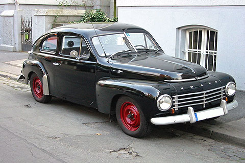 WhileVolvo didn't intend to copy the '40-48 Fords, it looked that way