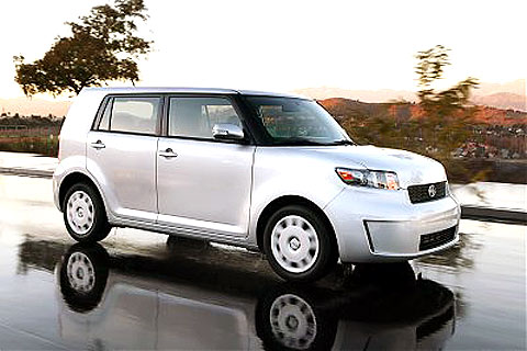 The new xB looks better, in my view, and is more comfortable to drive than the old one.