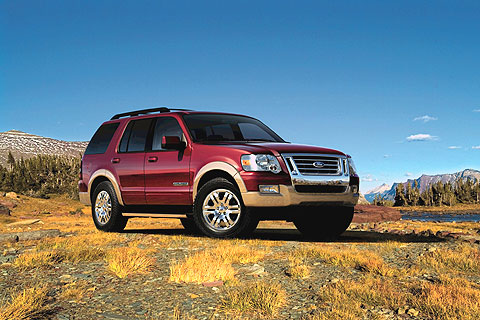 2008 Ford Explorer exterior.