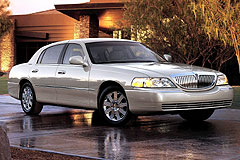 New Car Review,2005 Lincoln Town Car,towncar,lincoln towncar,Full-Size Luxury Sedan,Car Review,review,2005,Lincoln,Town Car,Full-Size,Luxury,Sedan