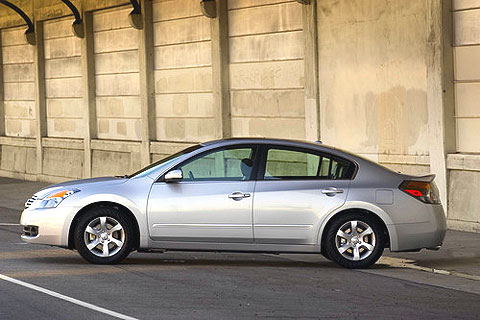 Nissan Altima pictures 