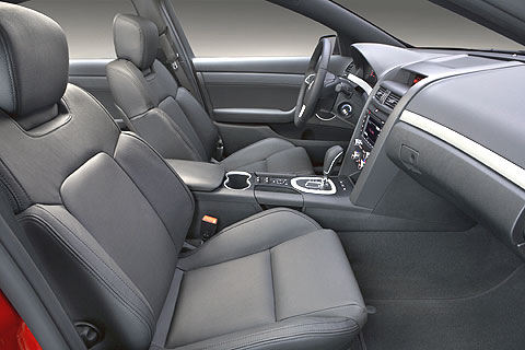 Pontiac G8 GT - interior.