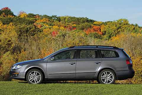 2008 Volkswagen Passat mid-size car comes in sedan and wagon versions